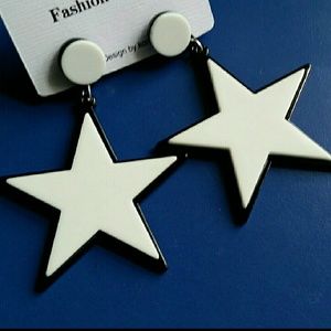 Retro Acrylic White & Black Star Earrings